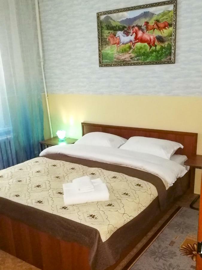 Апартаменты На Улице Розыбакиева, 275-2 Almaty Eksteriør bilde